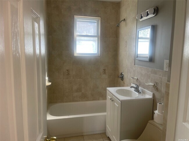 Building Photo - 200 Claridge Ave