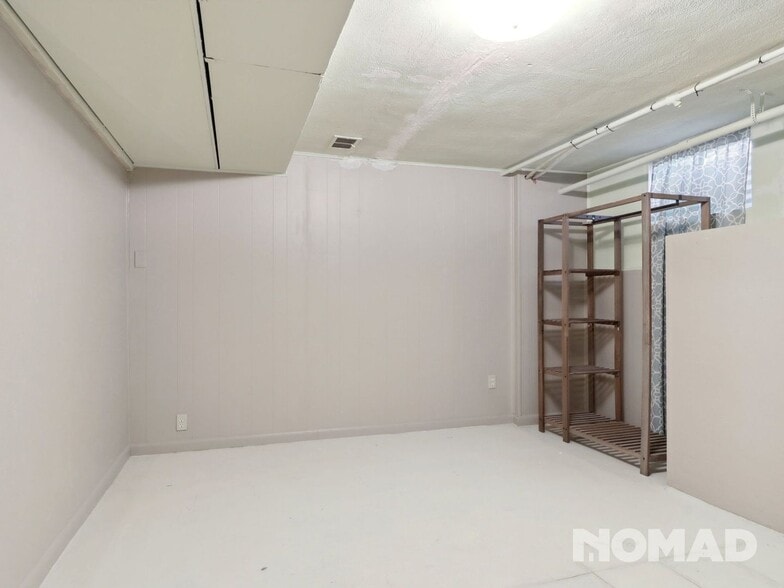 Building Photo - 2712 S Hazel Ct