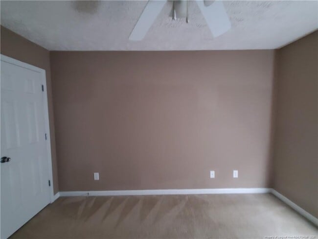 Building Photo - 160 Yellowstone Ct