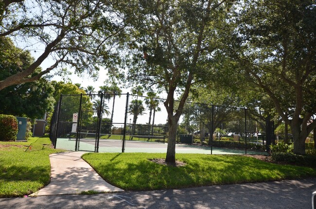 Building Photo - Fairways Condo in Vero Beach