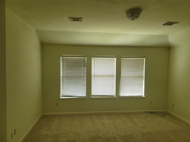 Building Photo - 2423 Waterwood Dr