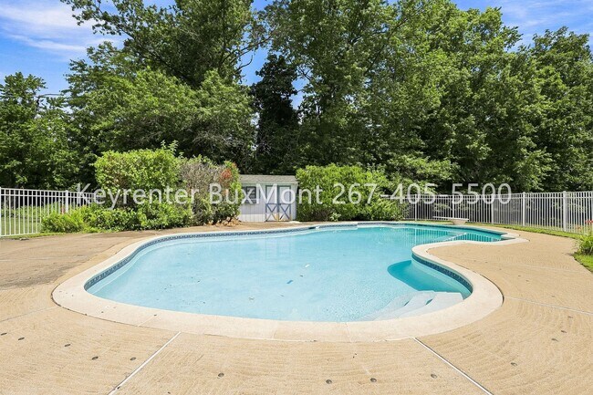 Building Photo - 117 Victoria Ln