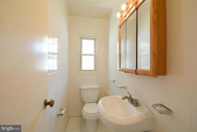 Building Photo - 5512 Ferndale St