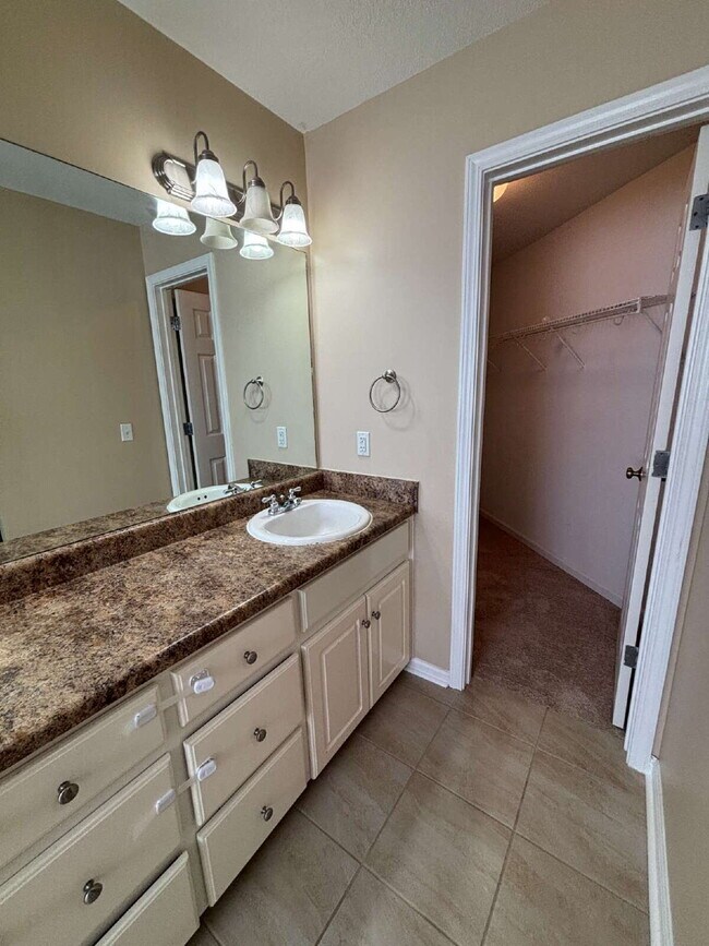 Building Photo - FOR RENT in Dothan , AL!!