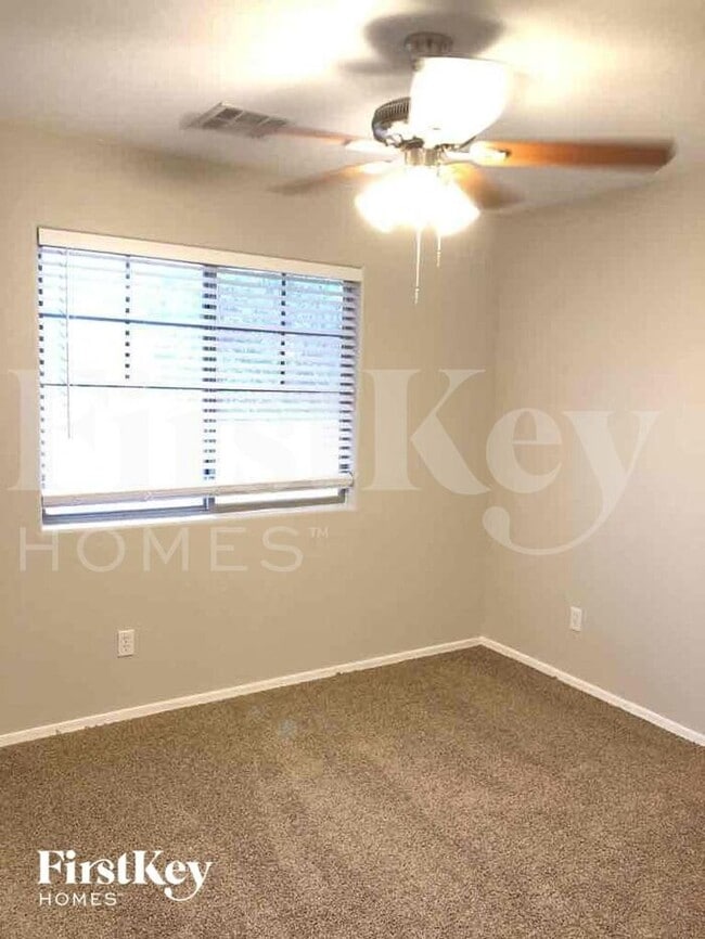 Building Photo - 29125 N Yellow Bee Dr