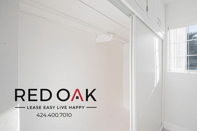 Building Photo - 12007 Sycamore St