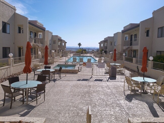 Building Photo - Cozy Studio in Rio Del Sol  Available Now
