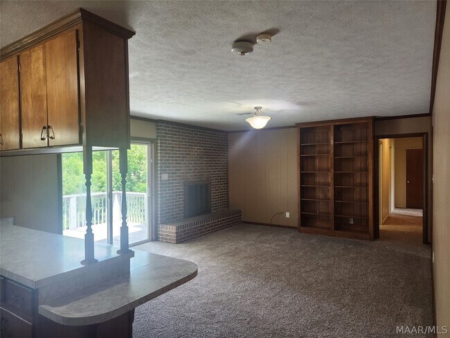 Building Photo - 1203 Oates Rd