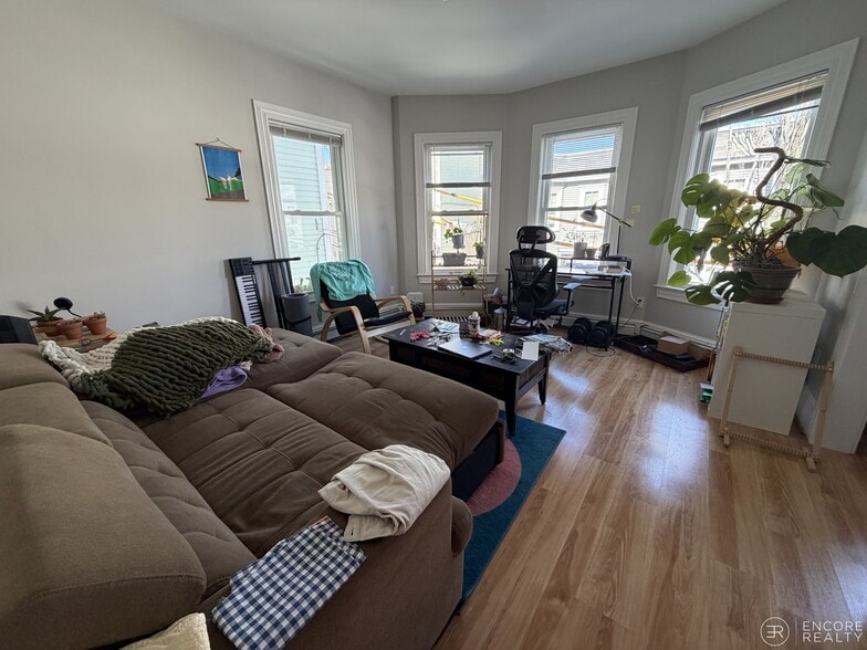 Building Photo - 27 Portsmouth St