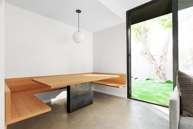 Building Photo - 5313 Avenue G