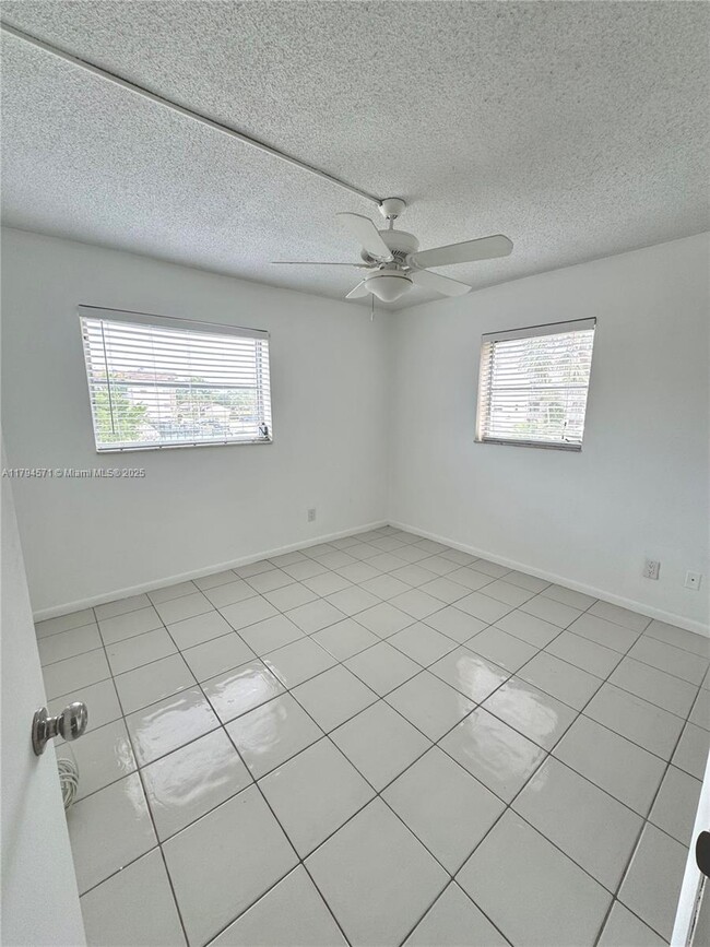 Building Photo - 2495 SW 82nd Ave