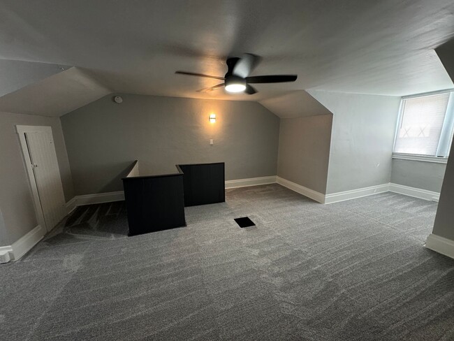 Building Photo - Available NOW! 3 Bed 2 Full Bath Townhome ...