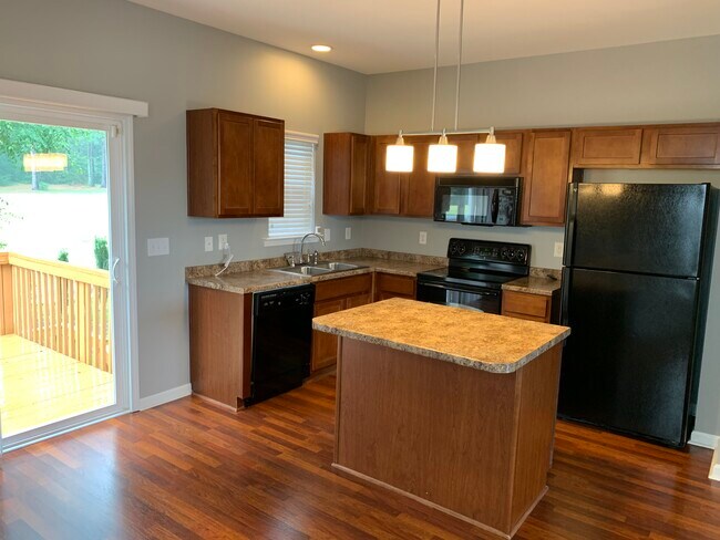 Building Photo - 2164 Persimmon Ridge Dr