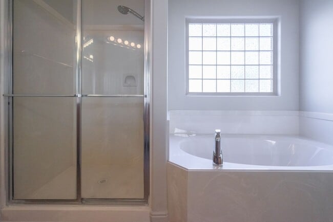 Building Photo - Beautiful 3 Bedroom Home Near Snow Canyon Parkway