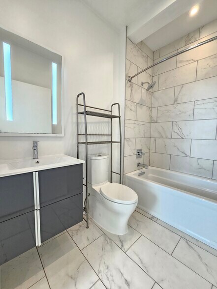 Building Photo - 1169 Hope St