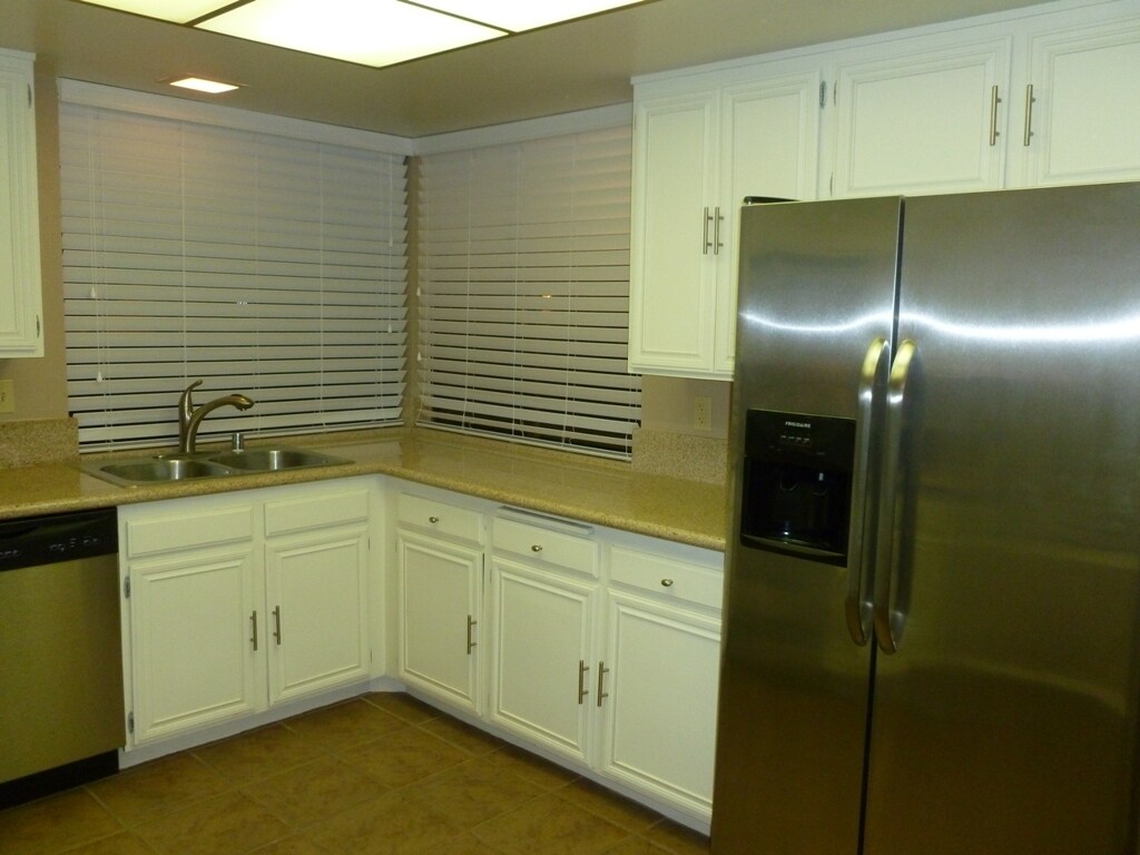 Building Photo - 3140 Sonata Dr