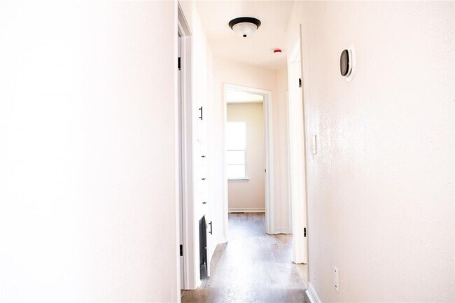 Building Photo - 10601 Tumilty Terrace