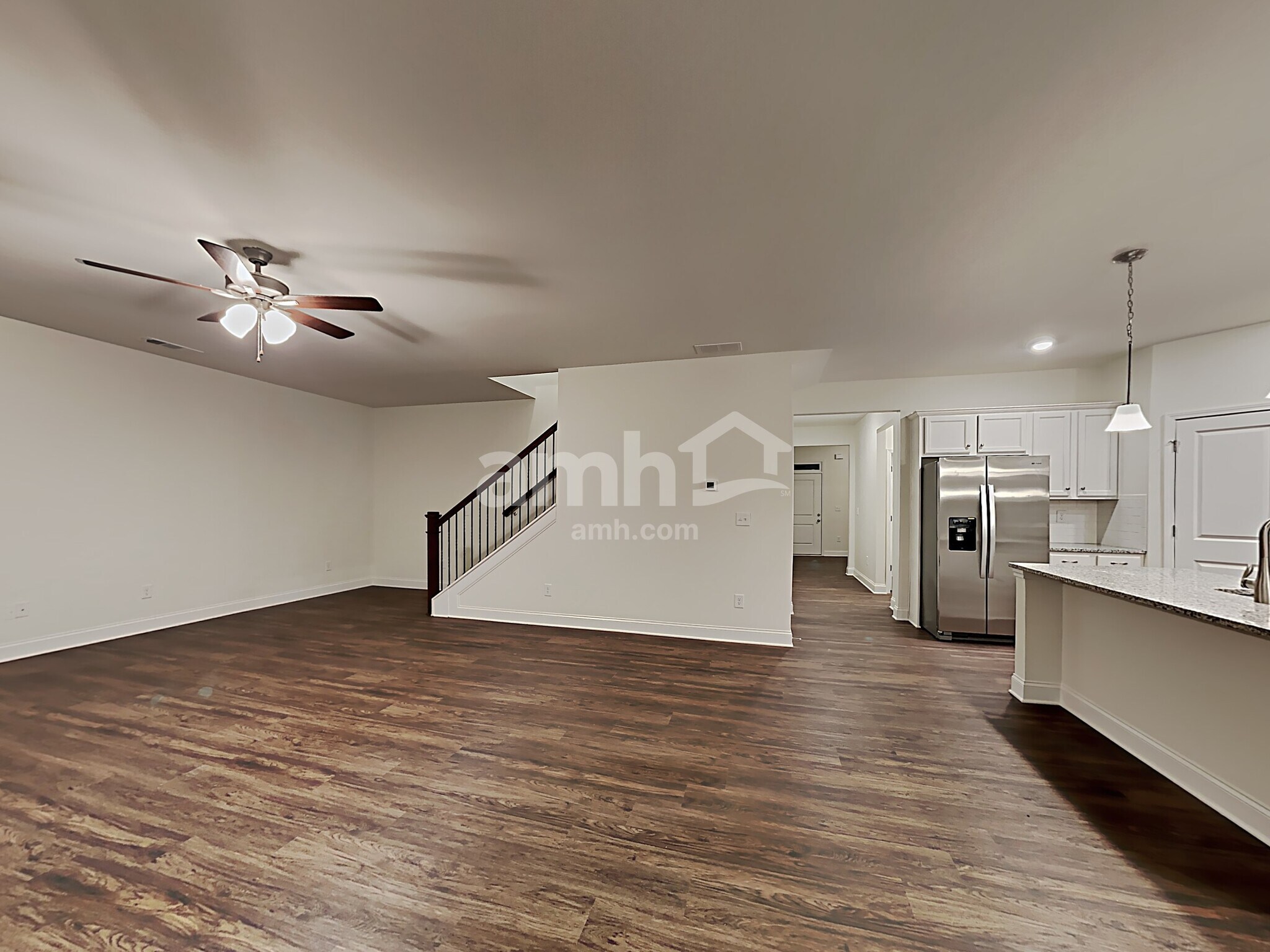 Building Photo - 5285 Valley Dr