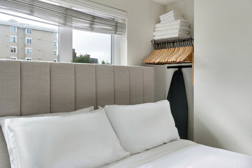 Building Photo - 5001 Brooklyn Ave NE