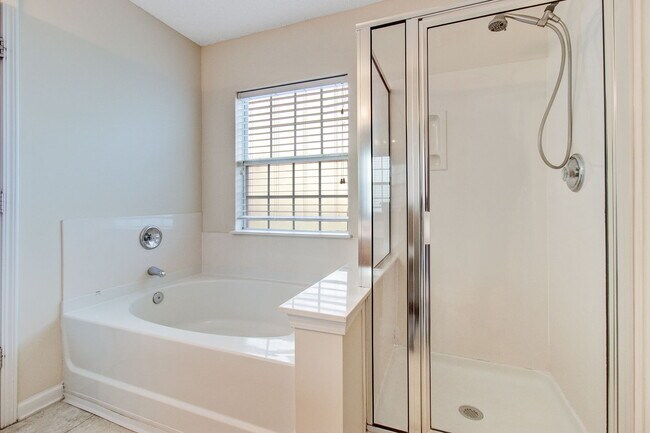 Building Photo - 5135 Ballantine Dr