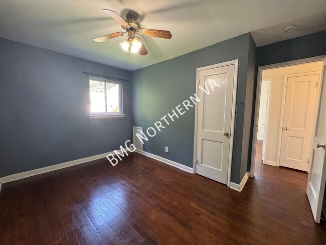 Building Photo - 7046 Lee Park Ct