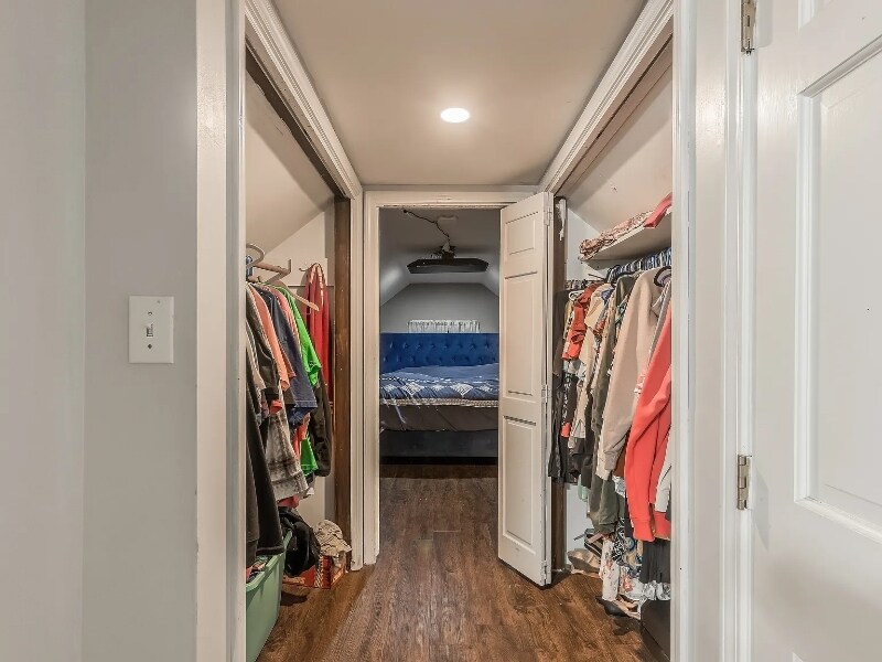 Building Photo - 4816 Mockingbird Ln