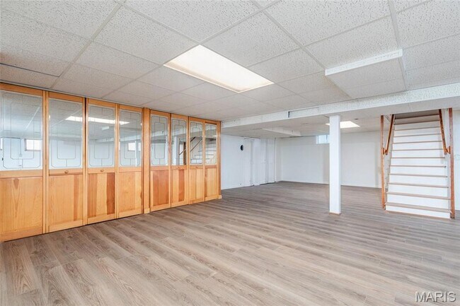 Building Photo - 9715 Grantview Dr