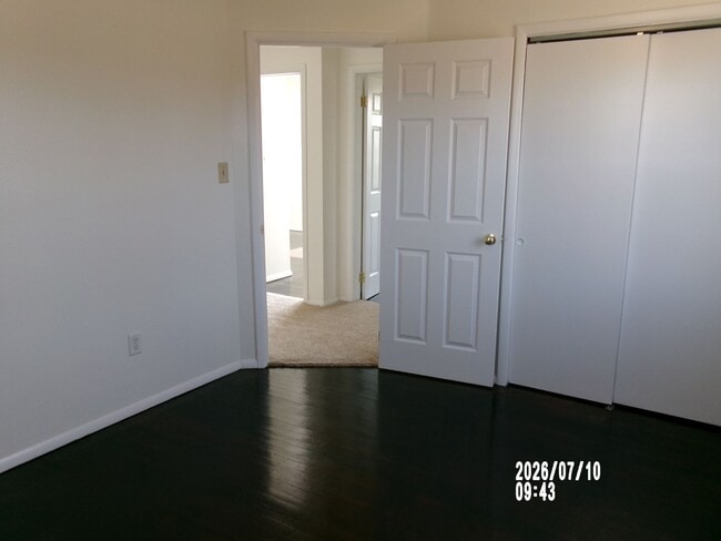 Building Photo - Very nice Home located in the Carrasland Area!