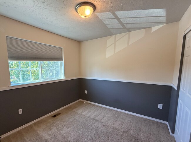 Building Photo - Beautiful 4 Bed, 3.5 Bath Home in Eagle Ridge