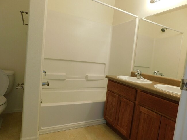Building Photo - AWESOME 3 bed 2.5 bath in North GJ