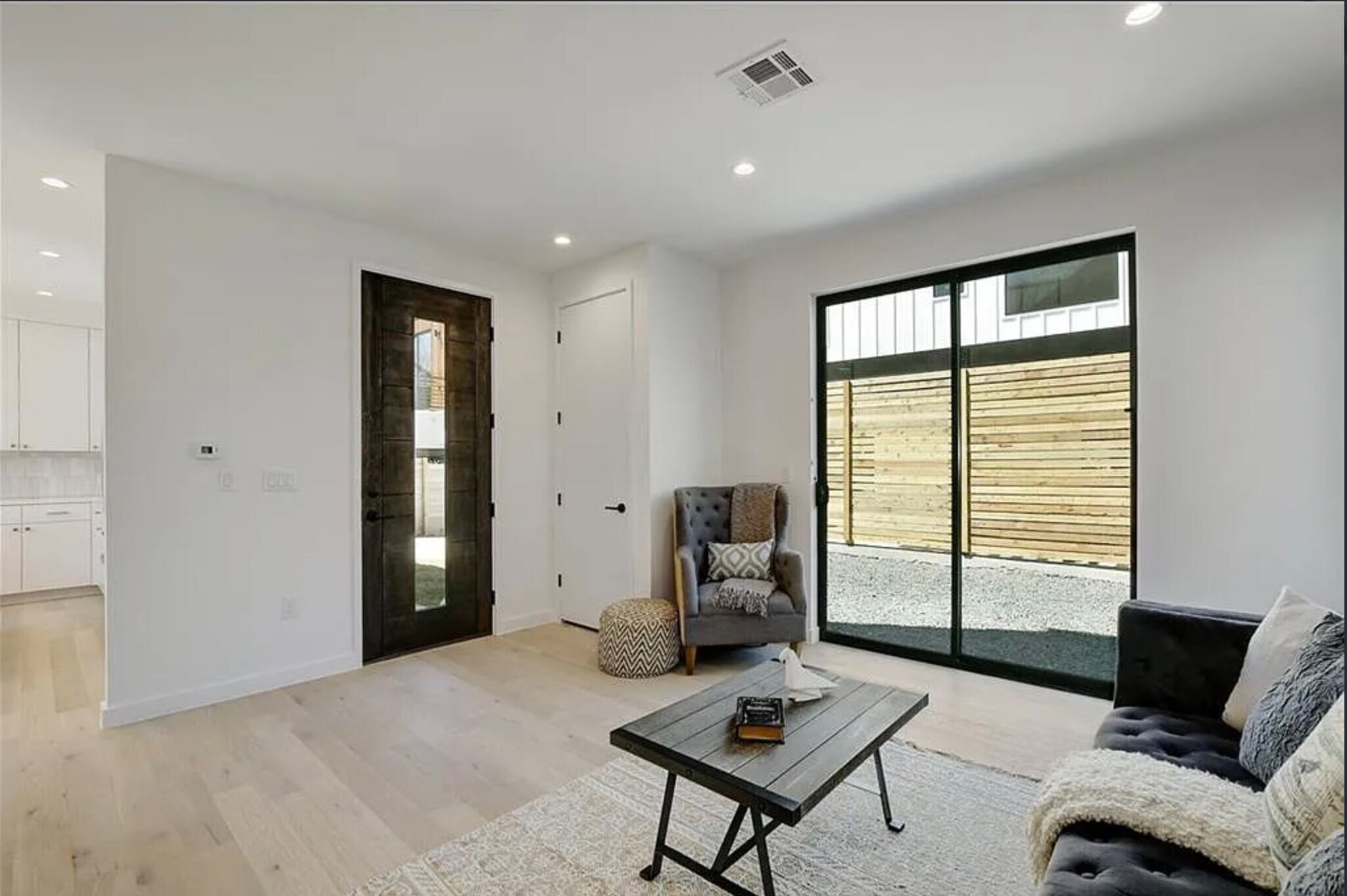 Building Photo - 2423 Wilson St