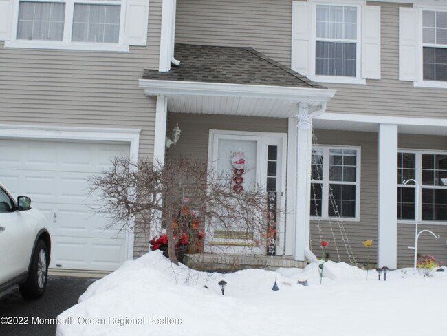 Building Photo - 5002 Trotters Way