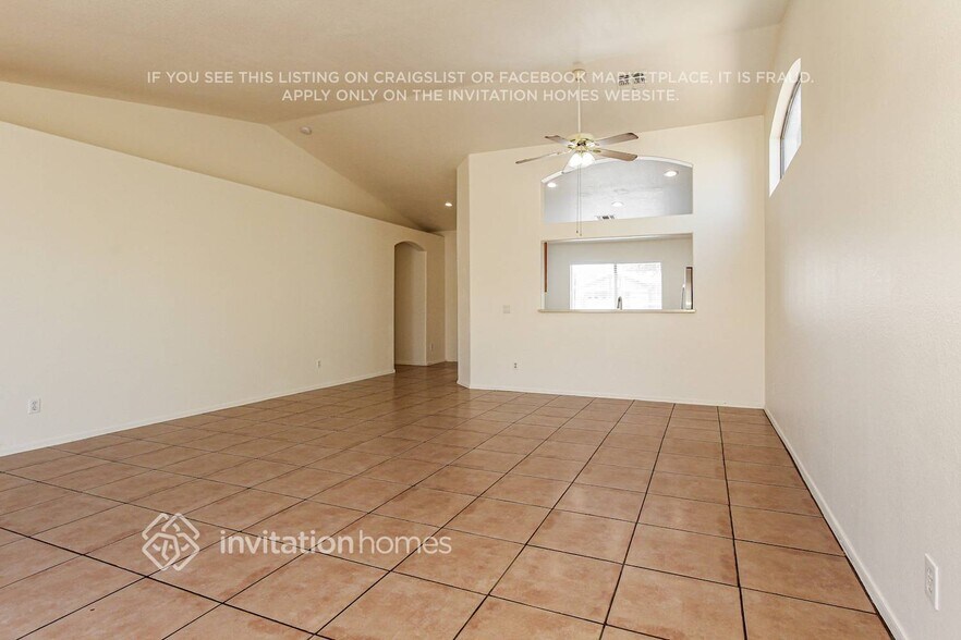 Building Photo - 8416 W Monterey Way