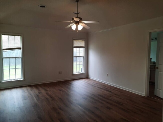 Building Photo - 4456 Alixs Dr