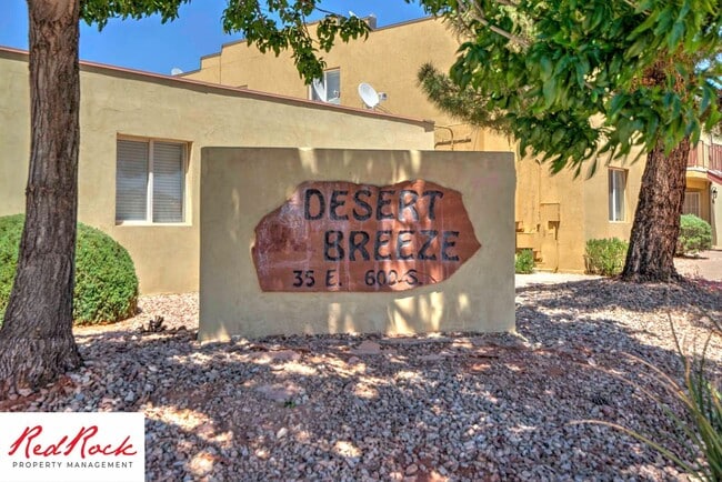 Building Photo - Dog Friendly! Great 2 Bedroom, 2 Bathroom ...