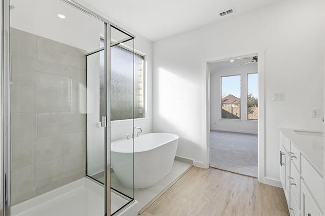 Building Photo - 1604 Adams Dr