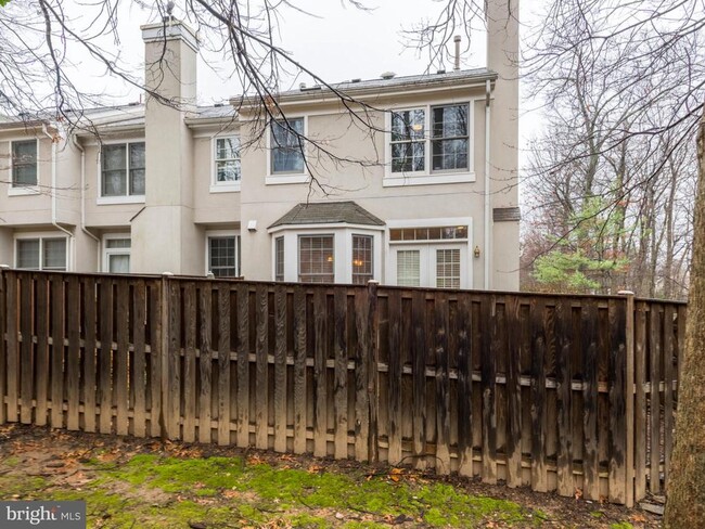 Building Photo - 11300 Fairwind Way