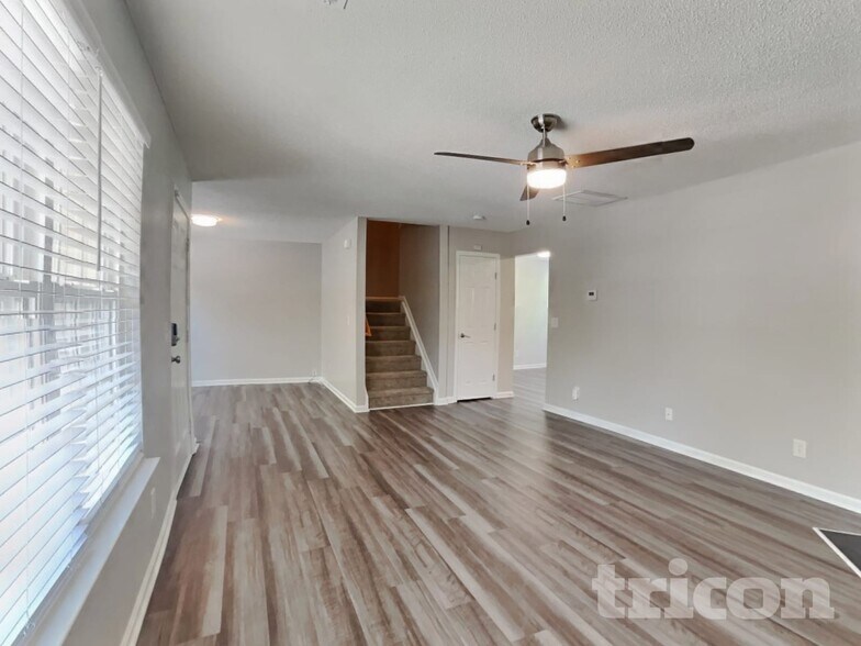 Building Photo - 1709 Fern Hill Dr