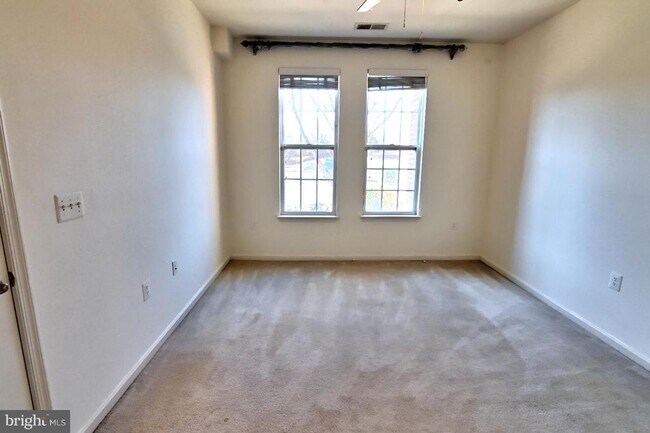 Building Photo - 21216 McFadden Square