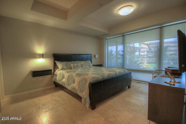 Building Photo - 7161 E Rancho Vista Dr