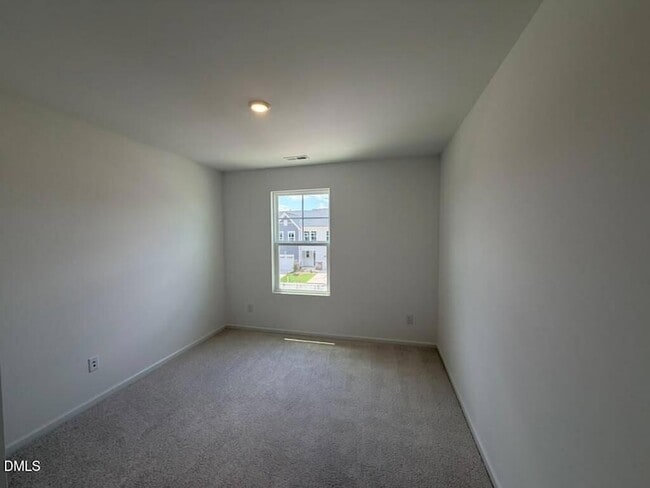 Building Photo - 228 Deercroft Dr