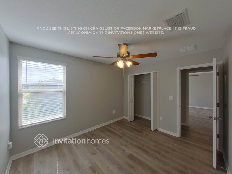 Building Photo - 10231 White Linen Ave