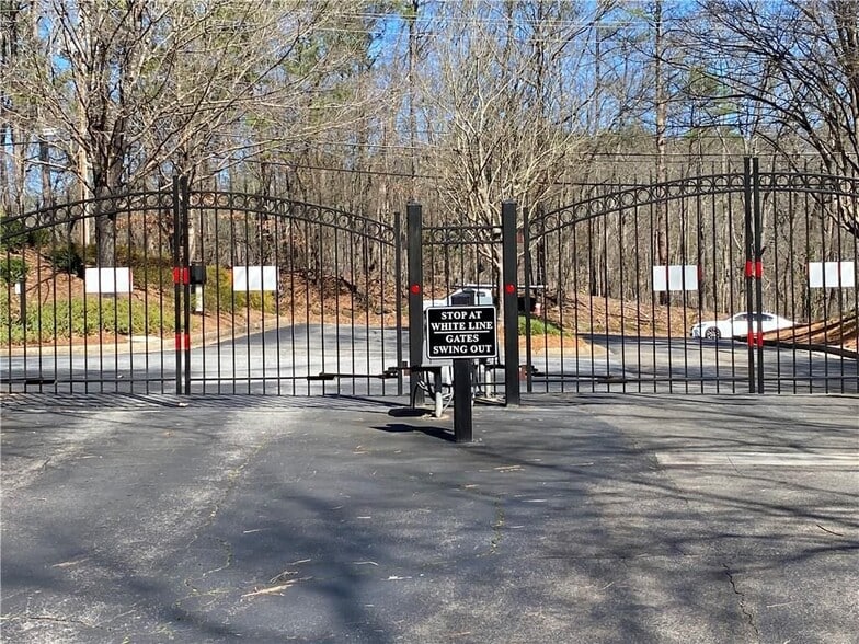 Building Photo - 610 River Mill Cir