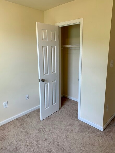 Building Photo - 36 Defy Ln