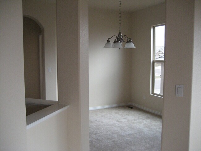 Building Photo - Stunning Home on Firefall Ct For Rent