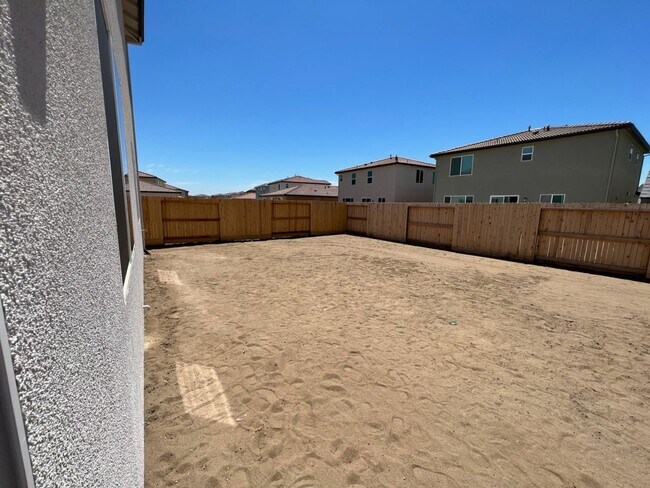 Building Photo - 4-bedroom two story plus a bonus loft!