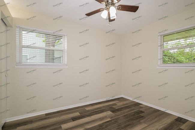 Building Photo - 830 Mullanphy Ln