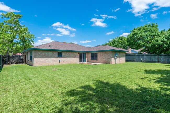 Building Photo - 20515 Broadsky Dr