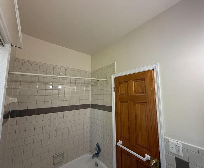Building Photo - 70 Holbrook
