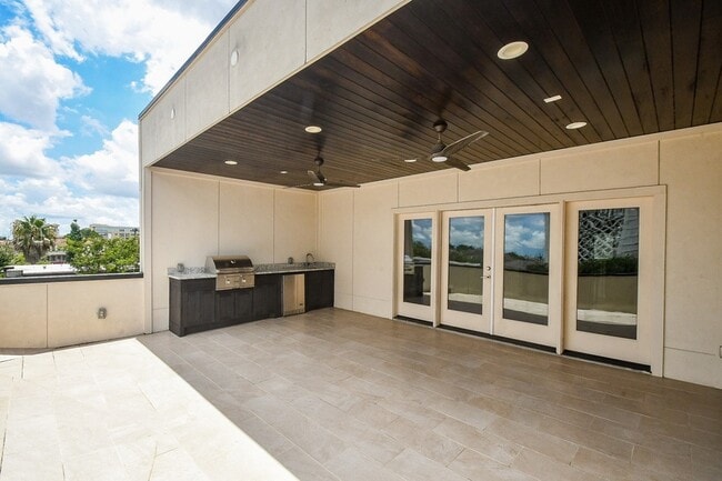 Building Photo - 2315 Peckham St